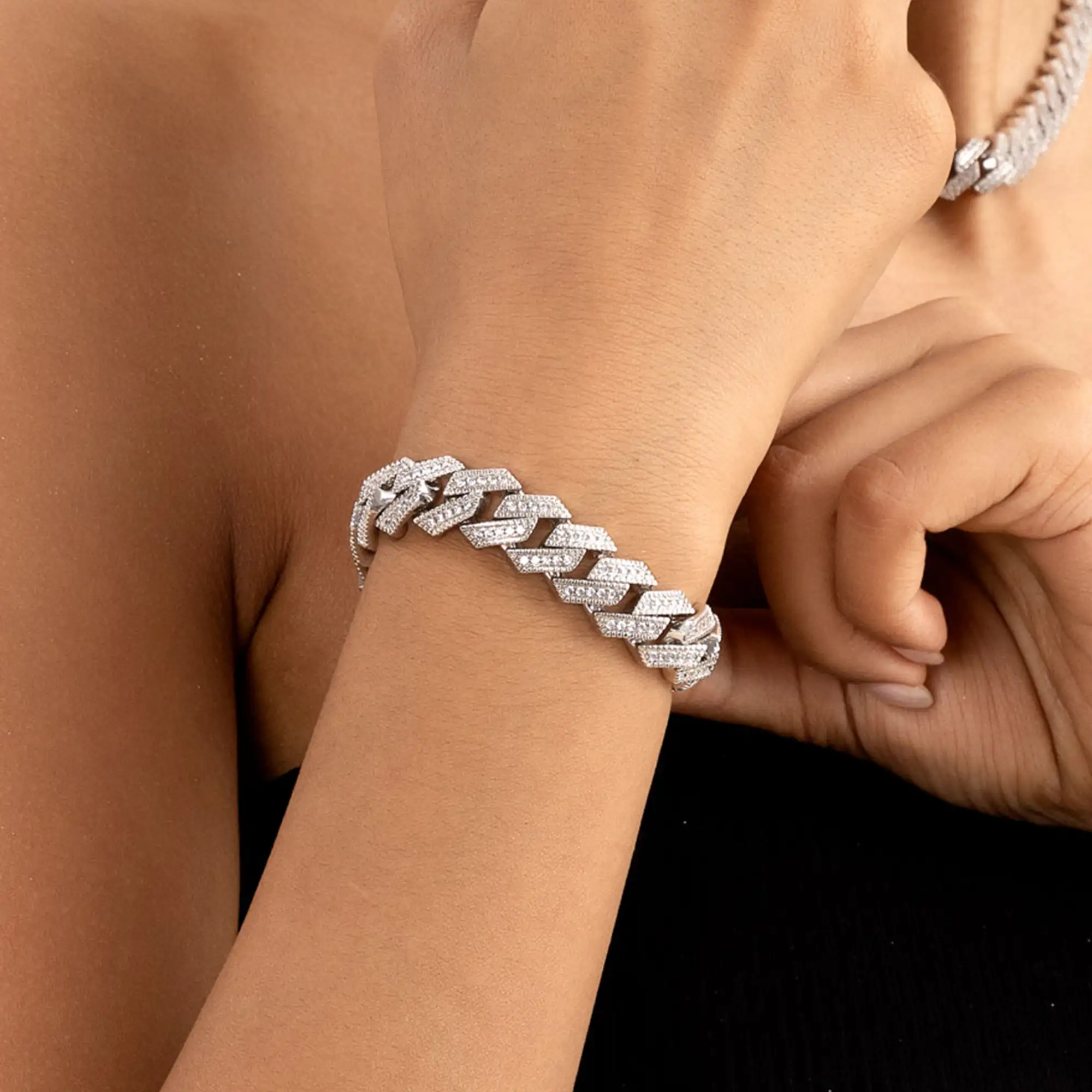 Halo Round Cut Prong Cuban Link Bracelet - 12mm - Image 3