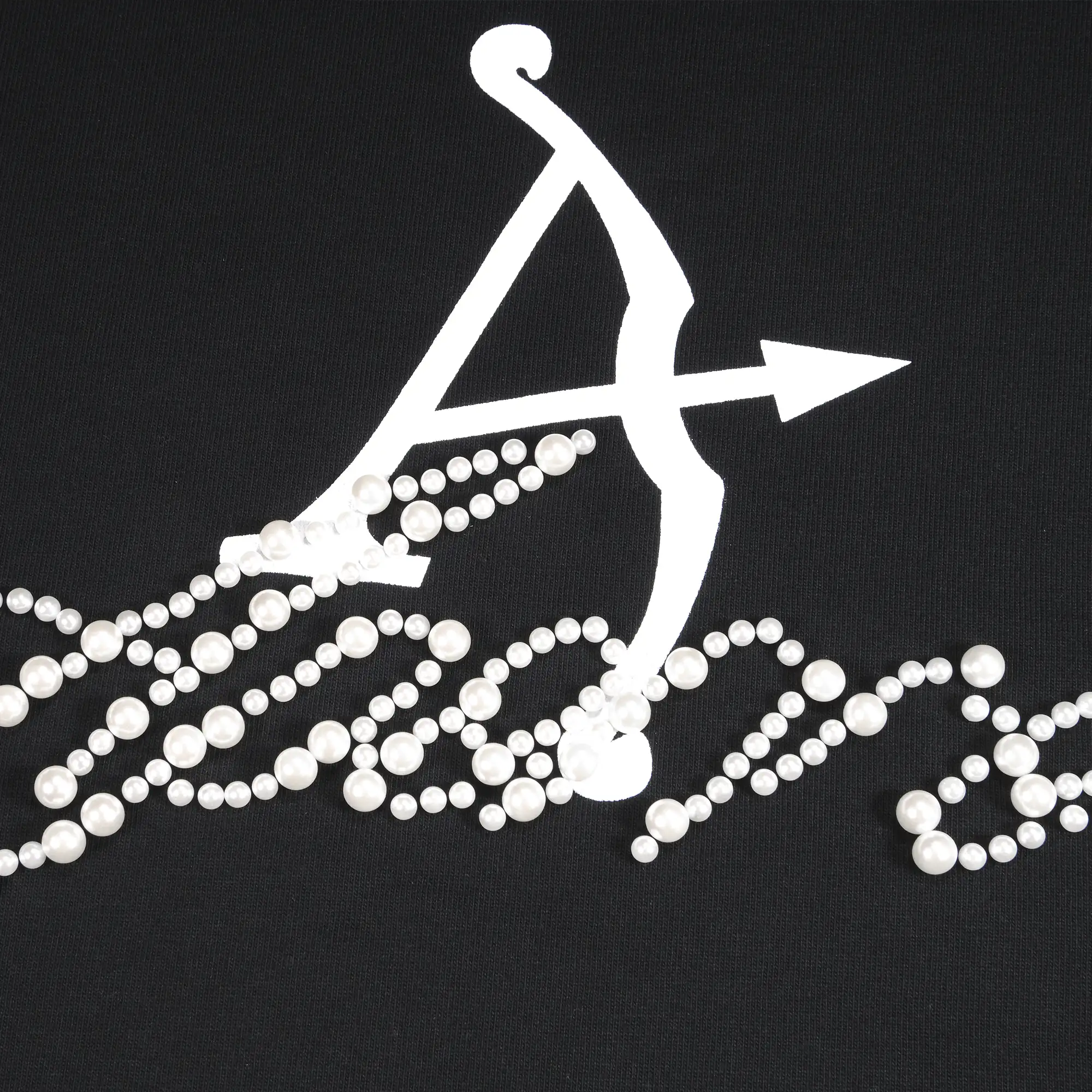 APORRO Pearl Script Archer Tee - Image 6