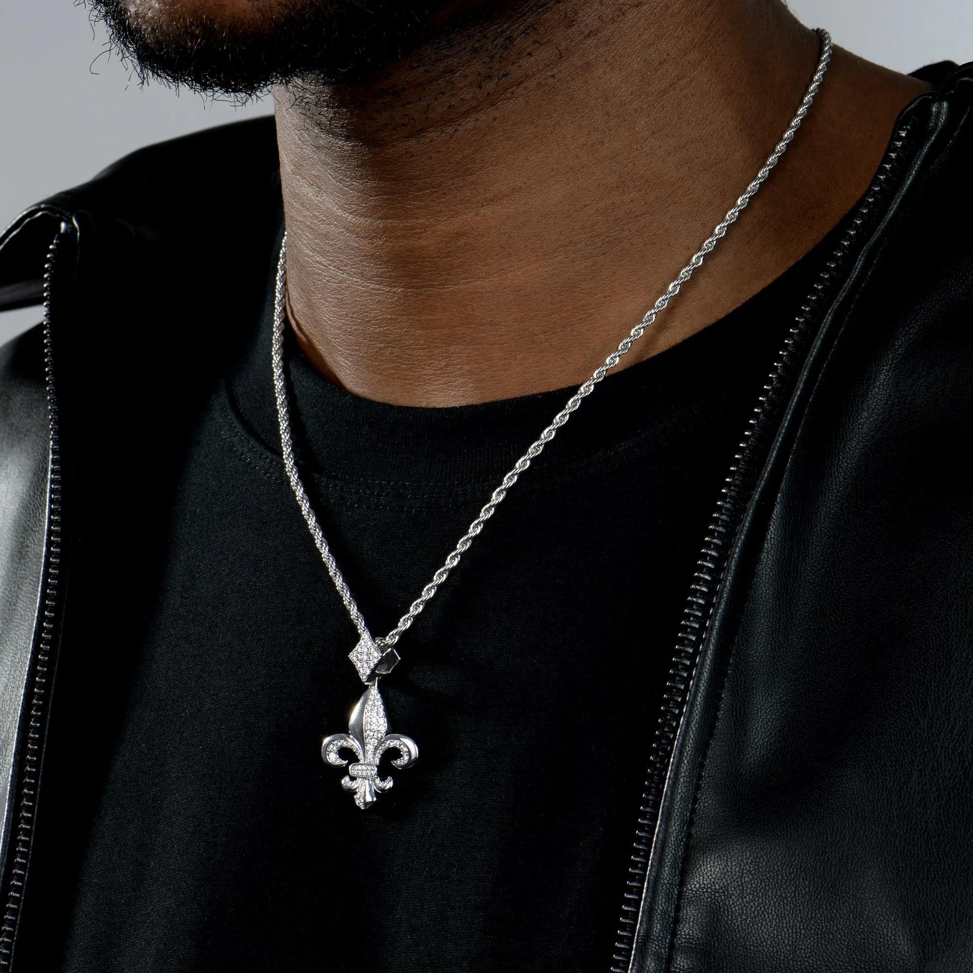 Fleur de lis Pendant - Image 2