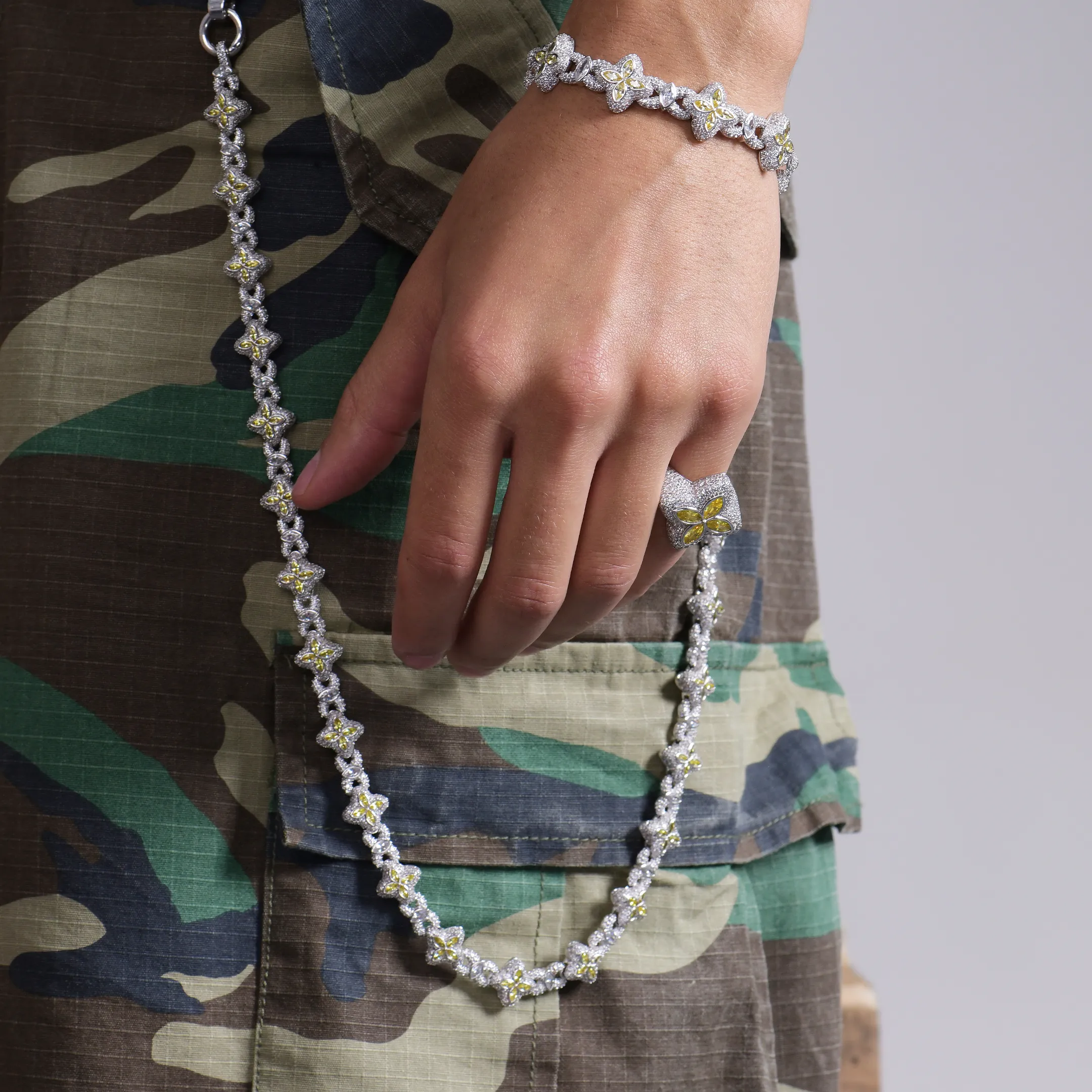 Moissanite Luminous Clover Necklace & Wallet Chain - Yellow Diamond - Image 4