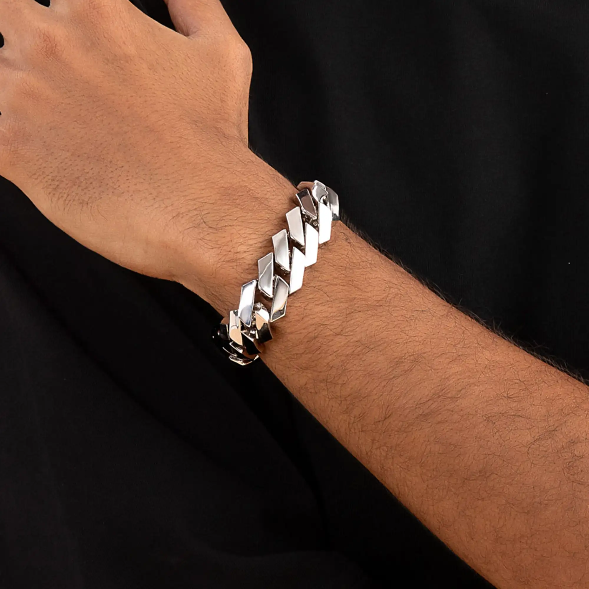 Plain Gold Prong Cuban Link Bracelet - 19mm - Image 2